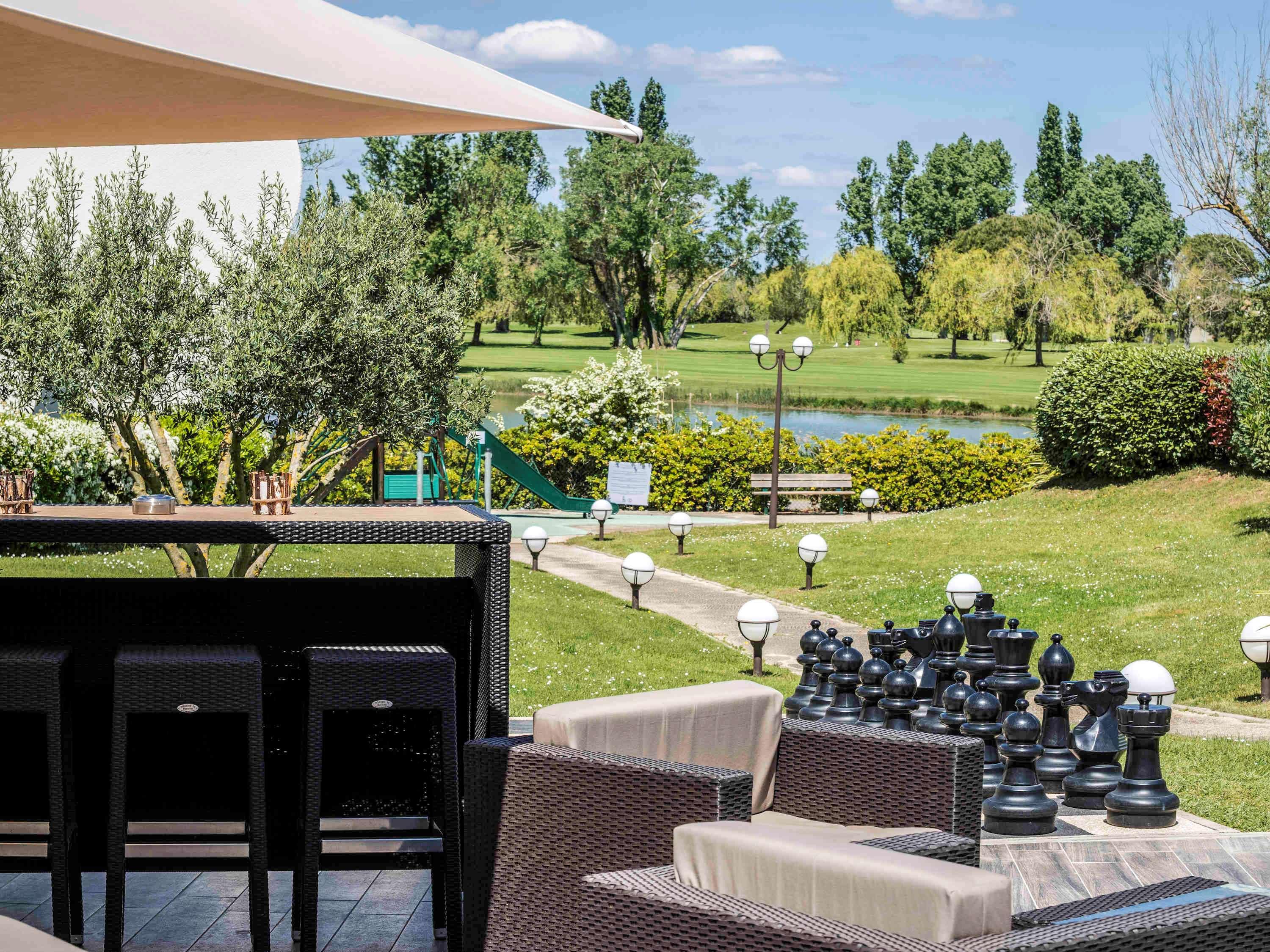 Novotel Motte Golf Hotel 4*
